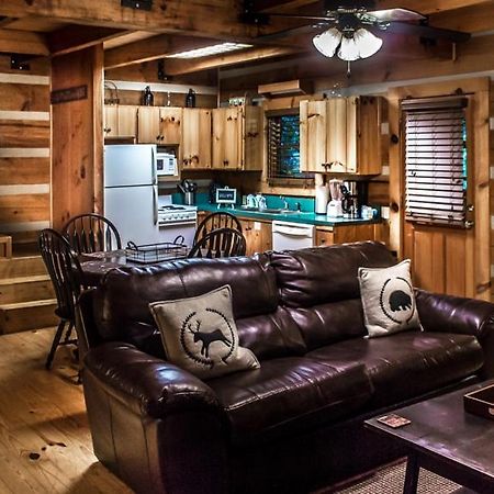 Hatfield Hideaway พิเจนฟอร์จ ภายนอก รูปภาพ